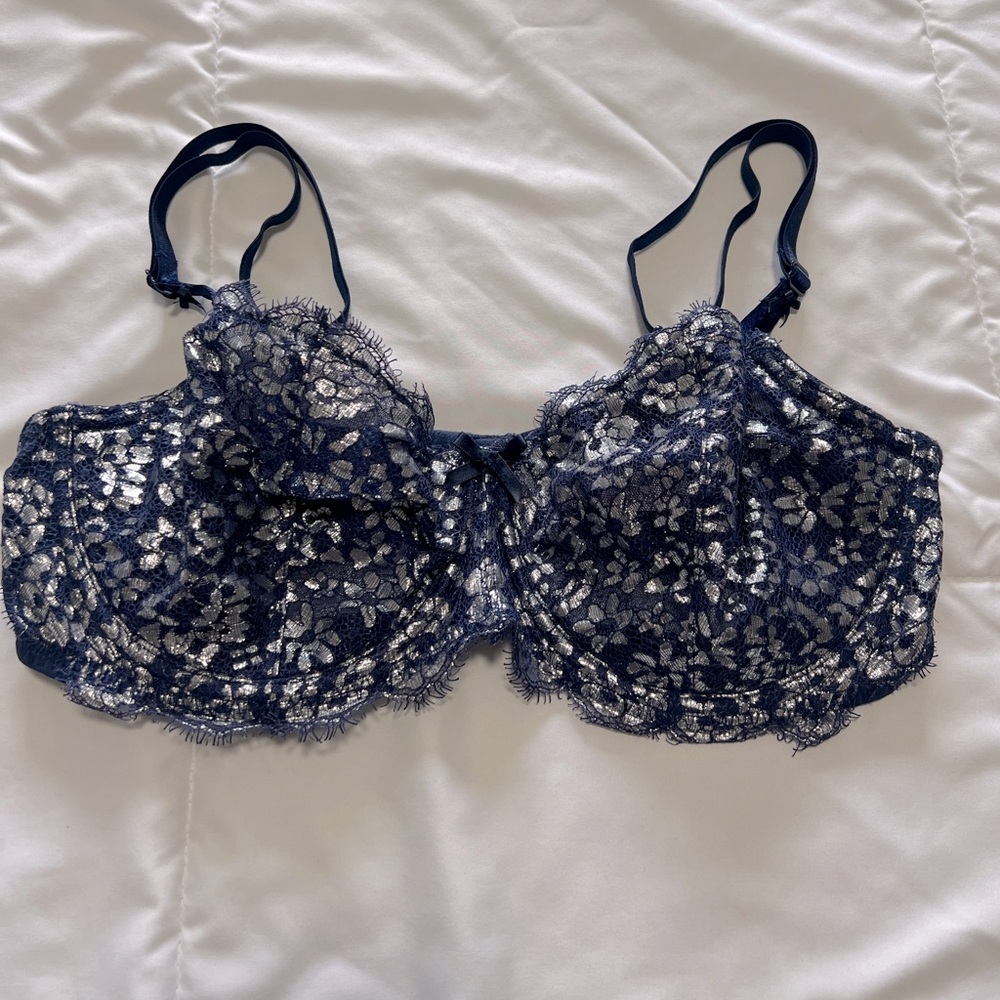 Victoria’s Secret Dream Angels unlined bra in navy and silver- Like New 36DD